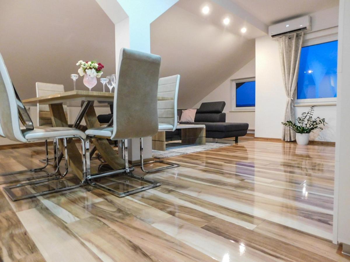 Apartman Lara Otočac Exteriör bild