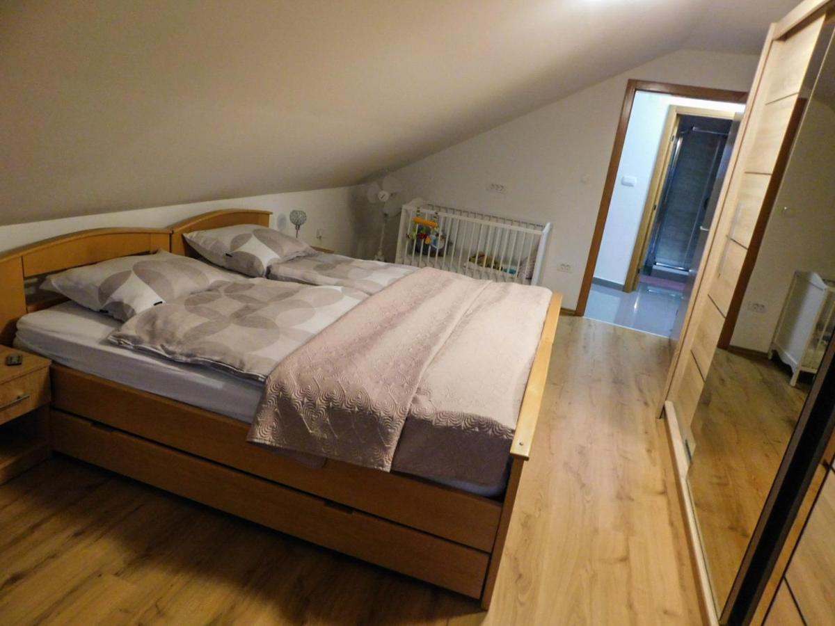 Apartman Lara Otočac Exteriör bild